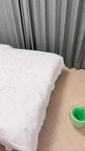 鲁L骚妻与单男激情内射 后用嘴亲吻刷锅